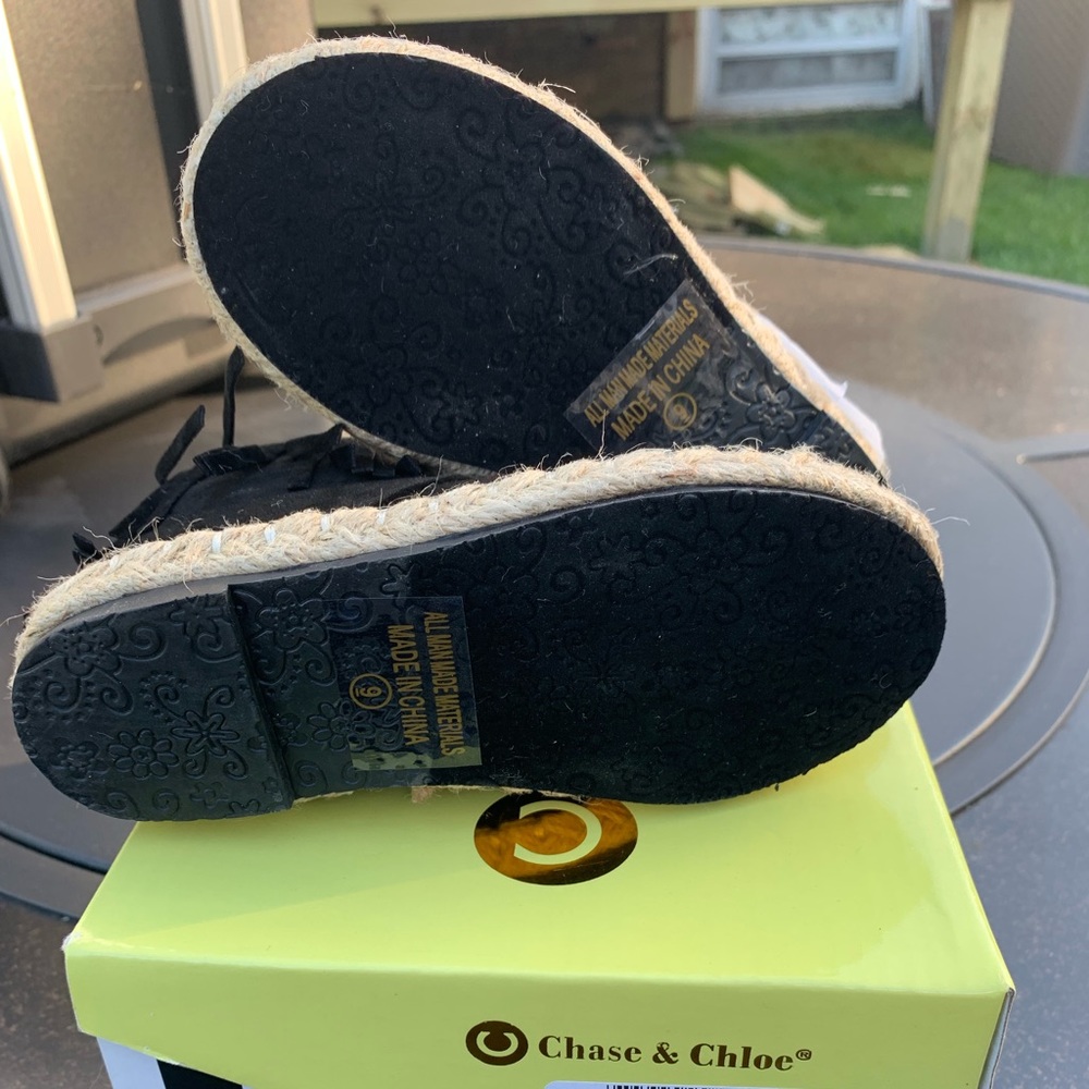 NWT Chase and Chloe Black Miko Chukka Bootie - Picture 4 of 4